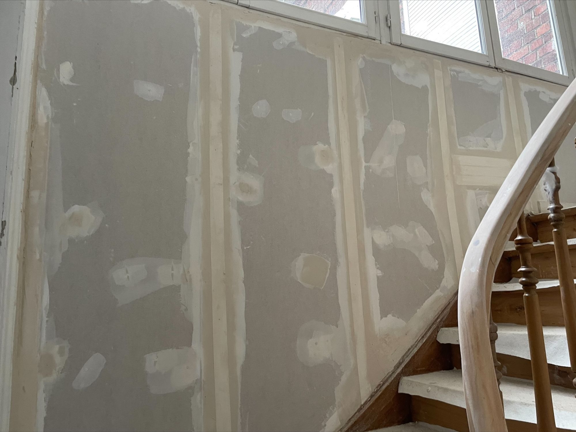 style-peinture-renovation-cage-escalier3